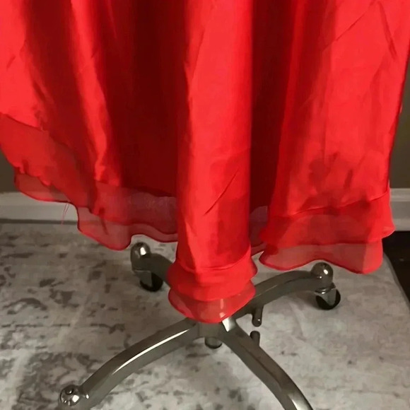 Vintage Cache red satin dress with crisscross back. Size 4 - Picture 3 of 7